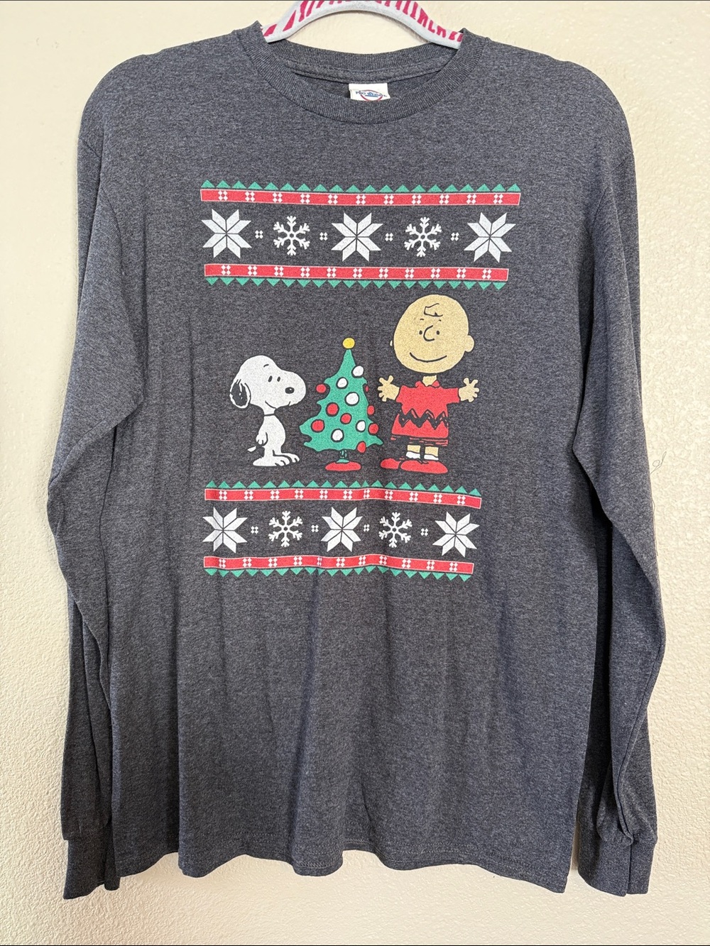 Peanuts Holiday Graphic Long Sleeve Tee - Charcoal Men’s Size M